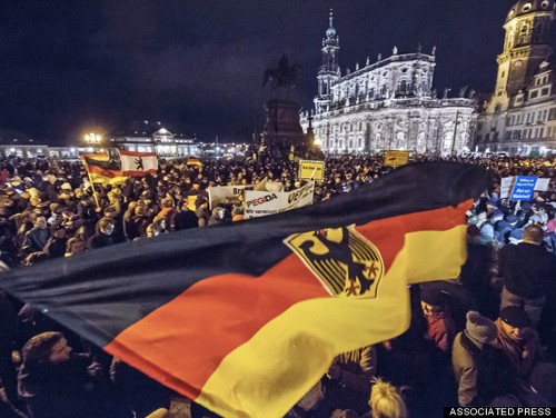 Thousands of Germans protest PEGIDA march  - ảnh 1