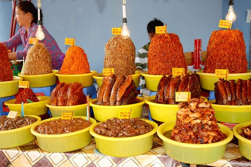 Visiting Chau Doc fish sauce market - ảnh 3