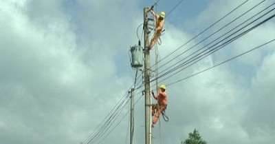 Van Don island district connected to national electric grid - ảnh 1