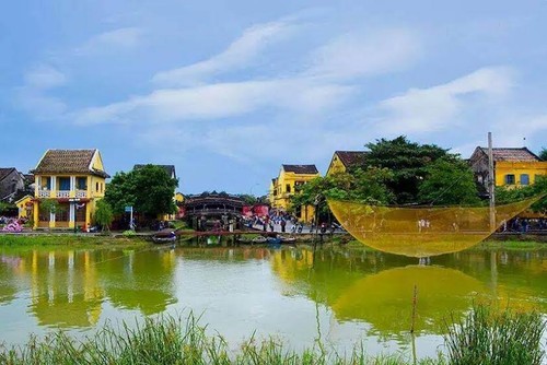 Hoi An Ancient Town: Day And Night