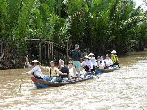 Vietnam aims at sustainable tourism development - ảnh 1