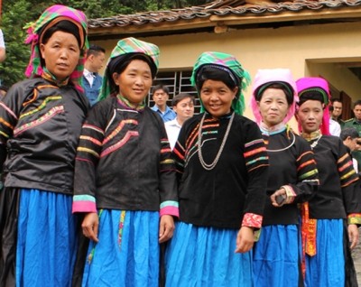 Pu Peo people preserve traditional clothes - ảnh 1