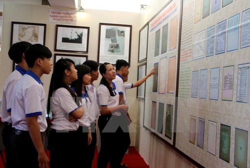 Exhibition on Vietnam’s sovereignty over Hoang Sa, Truong Sa opens in Hau Giang - ảnh 1