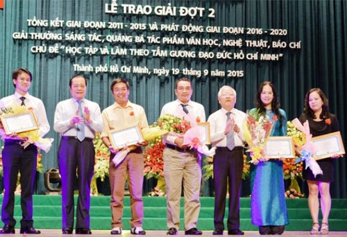 Awarding best works on following President Ho Chi Minh’s moral example - ảnh 1