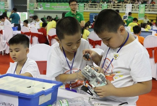 Vietnamese students win prizes at Int'l Robothon Competition - ảnh 1