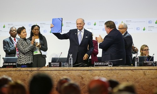 COP21: France steps up efforts to reach climate change deal - ảnh 1