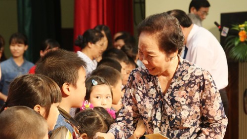 Donors supporting children praised  - ảnh 1