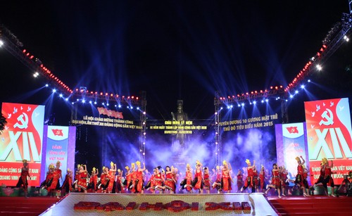 Festival celebrating the success of the 12th National Party Congress - ảnh 1