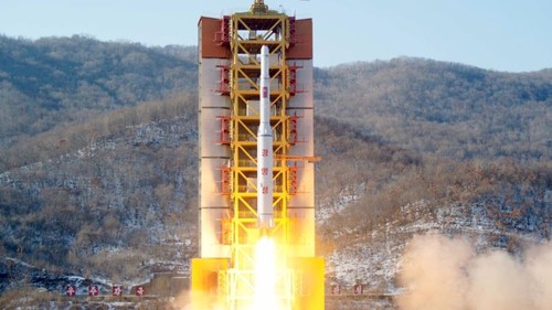 US Senate passes bill on sanctions against North Korea - ảnh 1