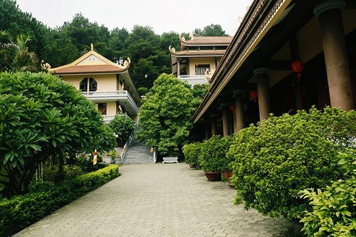 Truc Lam Tay Thien Zen Monastery- a beautiful monastery - ảnh 2
