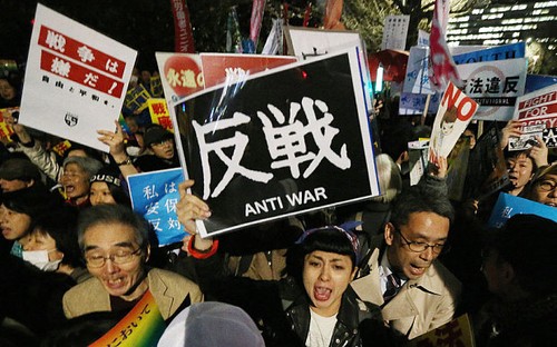 Japan’s new security law comes into force - ảnh 1
