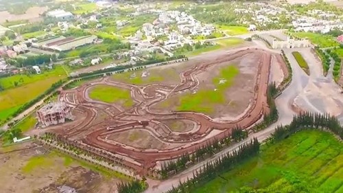Vietnam's first auto-racing circus to open in Long An province - ảnh 1