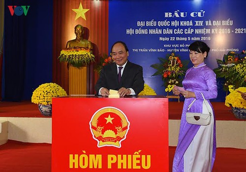 Top leaders cast ballots at National Assembly and People’s Council election   - ảnh 3
