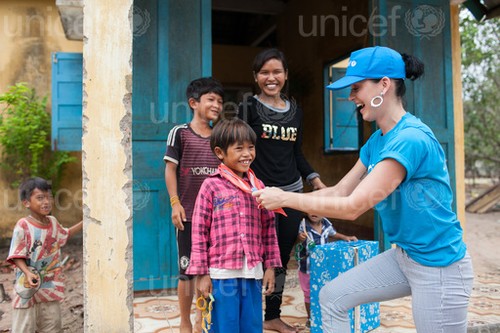 UNICEF Goodwill Ambassador Katy Perry meets children facing immense challenges in Viet Nam - ảnh 8
