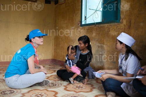 UNICEF Goodwill Ambassador Katy Perry meets children facing immense challenges in Viet Nam - ảnh 9