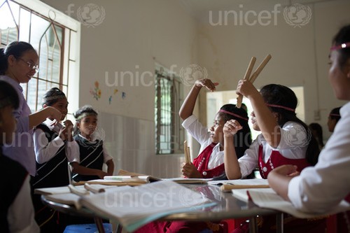 UNICEF Goodwill Ambassador Katy Perry meets children facing immense challenges in Viet Nam - ảnh 4