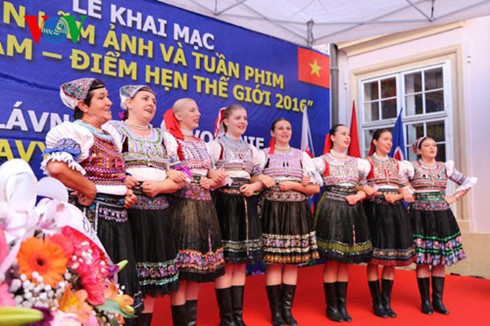 Vietnamese photos, films feature at cultural week in Slovakia  - ảnh 3