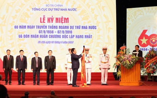 Deputy PM Vuong Dinh Hue joins celebration of the 60th anniversary of state reserves sector  - ảnh 1