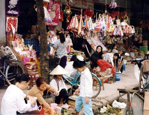 Hanoi’s Old Quarter in 1990s through lens of Japanese diplomat  - ảnh 5
