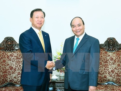 PM welcomes RoK’s groups to invest in Vietnam - ảnh 1