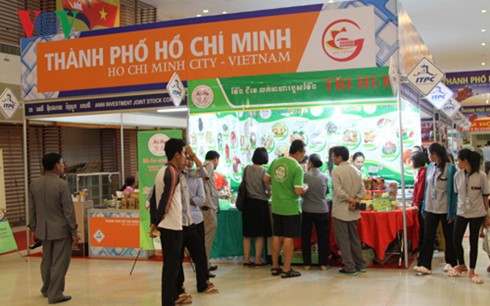 Vietnamese Trade Fair 2016 opens in Cambodia - ảnh 2