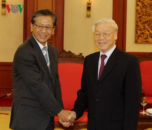 Party General Secretary Nguyen Phu Trong received outgoing Japanese Ambassador  - ảnh 1