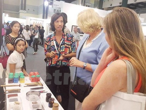 Malaysia Art Expo brings Vietnamese lacquer close to international audience - ảnh 1