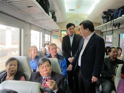Deputy Prime Minister Trinh Dinh Dung inspected railways infrastructure - ảnh 1