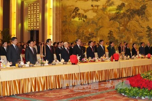Party General Secretary celebrates 67th anniversary of diplomatic ties with China   - ảnh 1