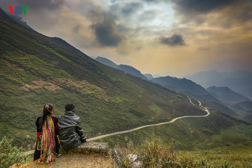 Experience spectacular road stretches in Ha Giang - ảnh 3