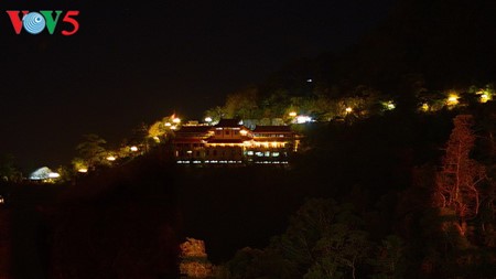 Yen Tu Mountain, a sacred and peaceful Buddhist sanctuary - ảnh 1