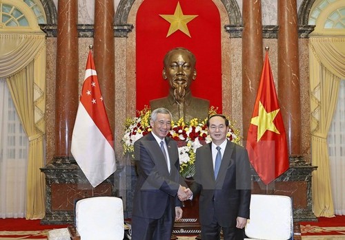 Vietnamese leaders receive Singaporean Prime Minister - ảnh 1