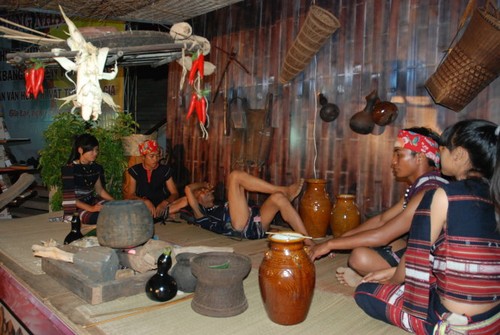 Ba Na epic, a cultural value of ethnic groups in the Central Highlands - ảnh 1