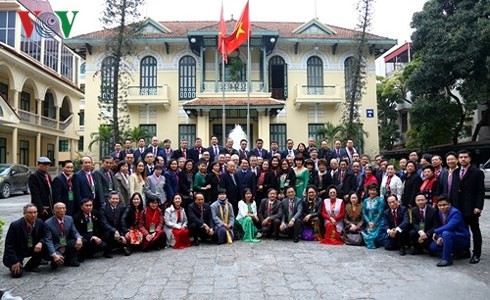 Overseas Vietnamese treated to Homeland Spring program - ảnh 1