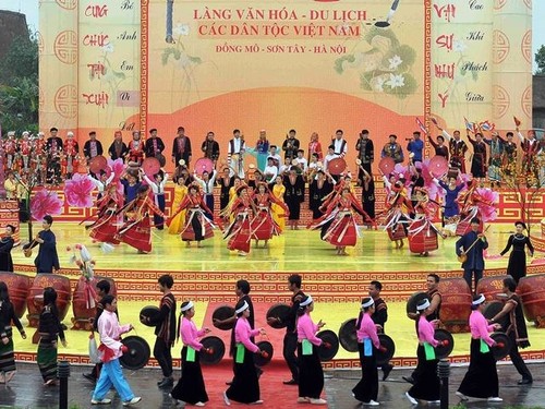 Spring Festival honors ethnic cultures - ảnh 1
