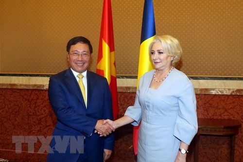Deputy PM Pham Binh Minh visits Romania - ảnh 2