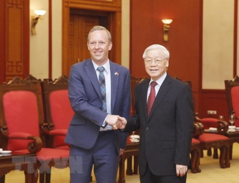 Vietnam wants to step up cooperation ties with UK: Party chief - ảnh 1
