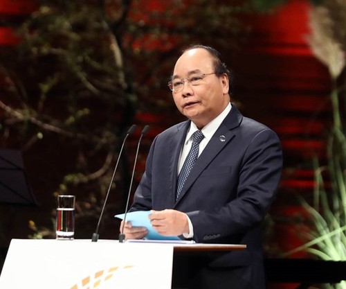 PM Nguyen Xuan Phuc to attend China’s international import expo - ảnh 1