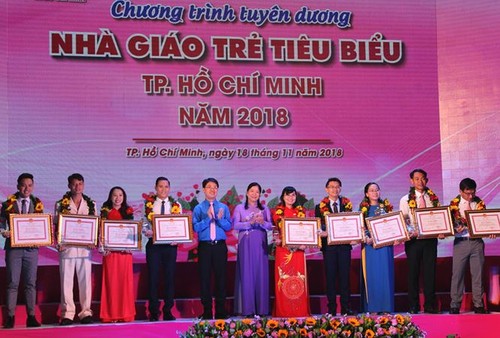 Vietnamese Teachers’ Day celebrated - ảnh 1
