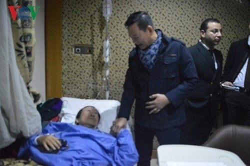Vietnamese Embassy in Egypt discusses measures to support victims of bomb attack - ảnh 1