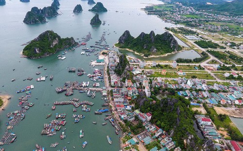 Tourists to Quang Ninh increase 30% during New Year holiday - ảnh 1