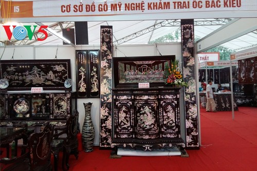 Mother-of-pearl inlay of Chuyen My village  - ảnh 2