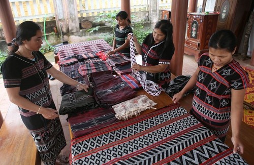Hue Festival 2019: traditional crafts revive - ảnh 1