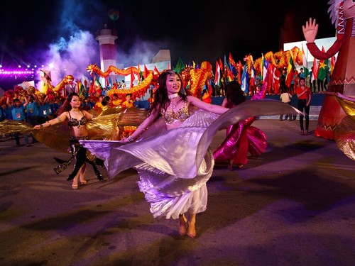 Carnival Ha Long 2019 opens in Quang Ninh - ảnh 1