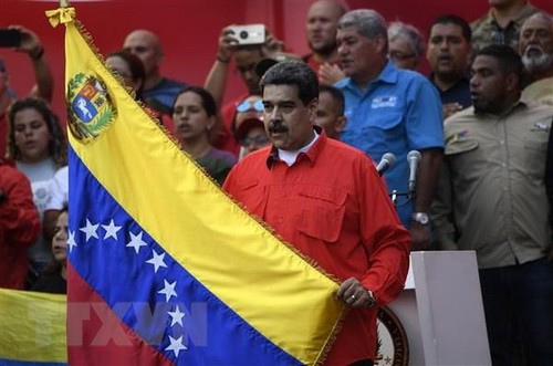 Venezuelan President urges armed forces to defend democracy - ảnh 1