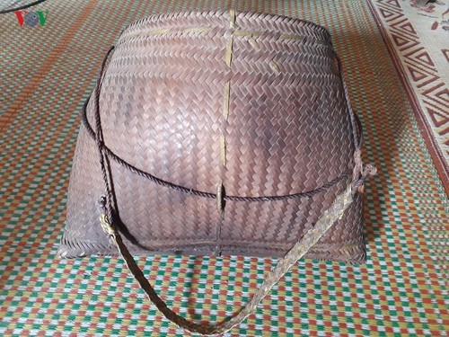 Shoulder bamboo basket of Thai women - ảnh 2
