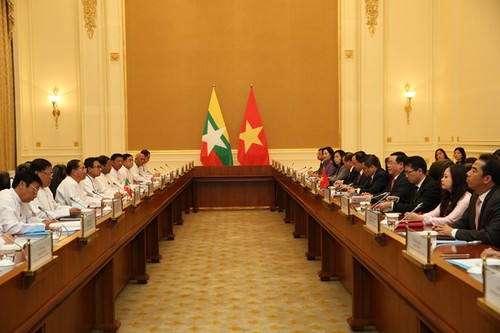 Vietnam wishes to unceasingly develop ties with Myanmar: Deputy PM - ảnh 1