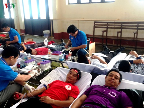 Voluntary blood donation movement spreads across Lam Dong - ảnh 1