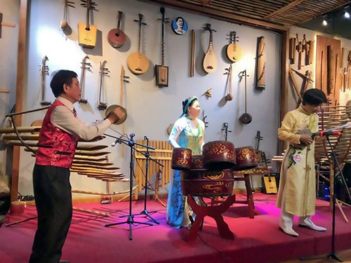 Ba Pho Music House, special space to preserve traditional musical instruments - ảnh 1