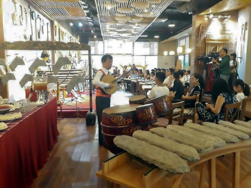 Ba Pho Music House, special space to preserve traditional musical instruments - ảnh 3